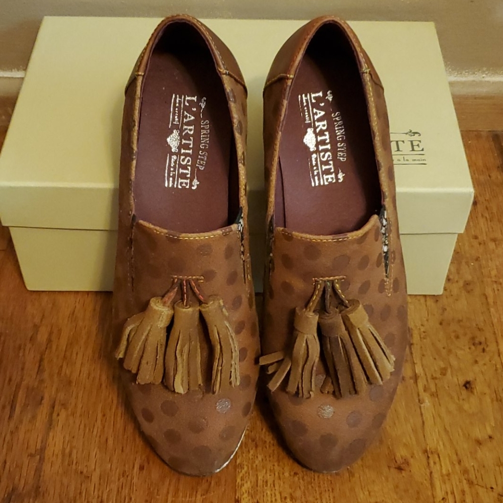 L'artiste Modckoth loafers size 38